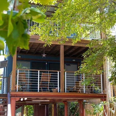 Dreamtime Belongil - House Opposite The Beach-3